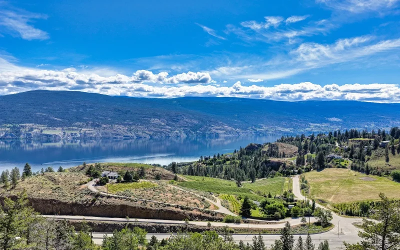 Grand Prize #6 Okanagan home photo 3